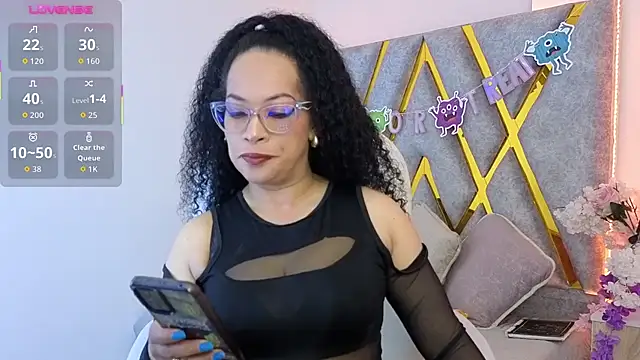 Cintiia Holmes online show from February 2, 10:53 pm