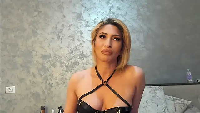 Snapshot of SWEET-SOPHI chatting on July 12, 7:47 pm SWEET-SOPHI online show from July 12, 7:47 pm