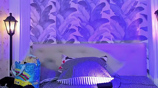 Snapshot of Sami_Evanns chatting on November 8, 3:32 am Sami Evanns online show from November 8, 3:32 am