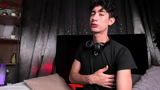 NovaaWheler online show from November 21, 7:24 pm