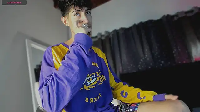 NovaaWheler online show from April 19, 11:44 am