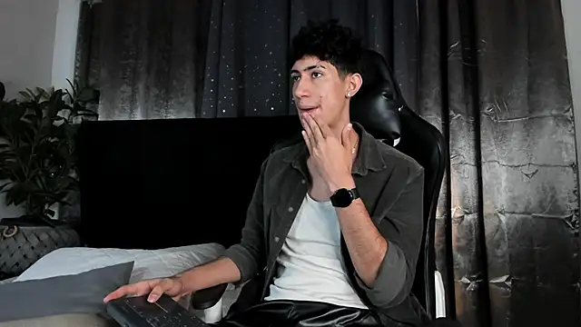 NovaaWheler online show from March 13, 11:26 am