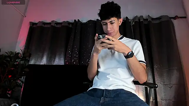 NovaaWheler online show from March 6, 12:00 pm