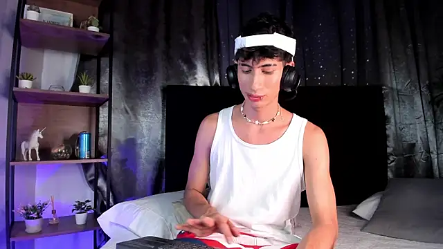 NovaaWheler online show from November 9, 8:13 pm