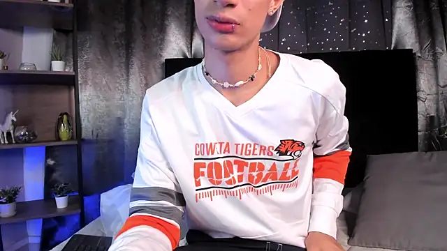 NovaaWheler online show from November 12, 8:34 pm