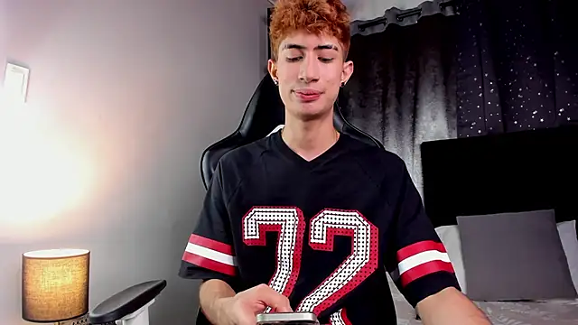 NovaaWheler online show from December 4, 7:02 pm