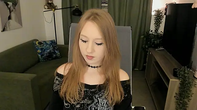 Snapshot of DariaTate chatting on July 7, 11:47 am DariaTate online show from July 7, 11:47 am
