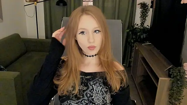 Snapshot of DariaTate chatting on July 4, 5:39 pm DariaTate online show from July 4, 5:39 pm