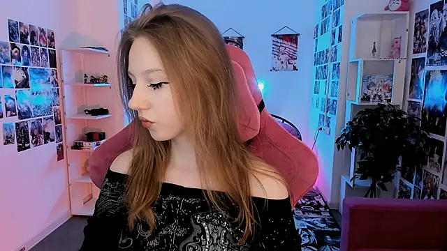 Snapshot of DariaTate chatting on March 1, 12:16 pm DariaTate online show from March 1, 12:16 pm