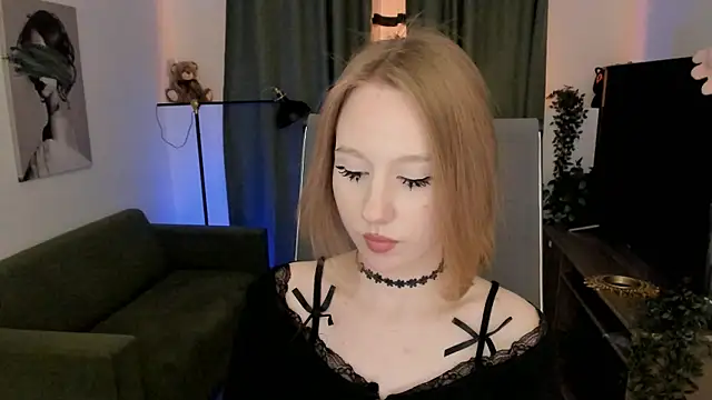 Snapshot of DariaTate chatting on May 16, 12:59 pm DariaTate online show from May 16, 12:59 pm