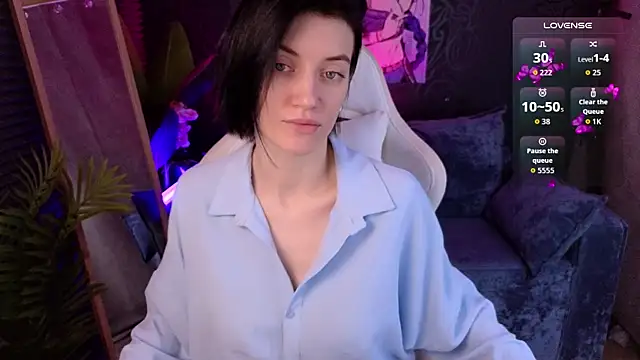 Snapshot of roxy_riot_ chatting on November 16, 1:32 am roxy riot online show from November 16, 1:32 am