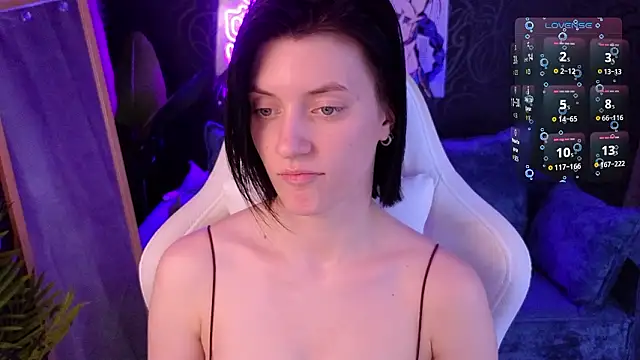 roxy riot  online show from March 2, 7:15 am