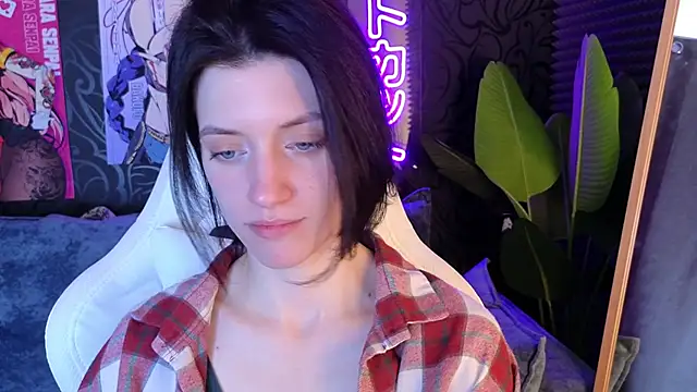 roxy riot  online show from February 21, 4:29 am