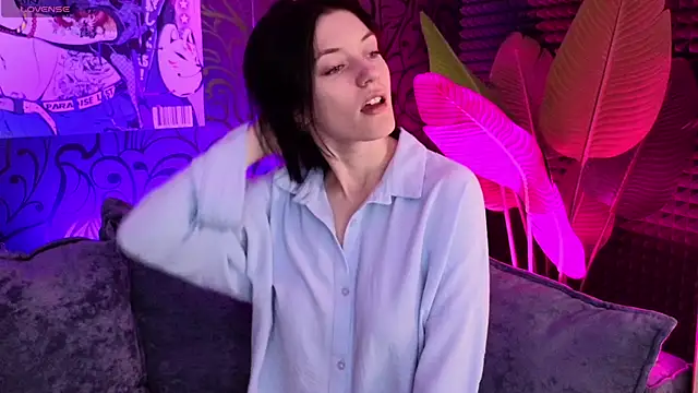 roxy riot  online show from September 21, 1:33 am