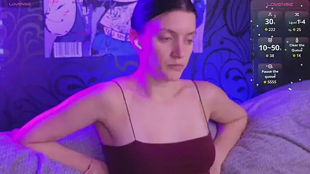 roxy riot  online show from April 9, 6:19 am