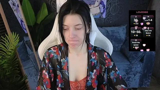 Snapshot of roxy_riot_ chatting on December 15, 1:22 am roxy riot online show from December 15, 1:22 am