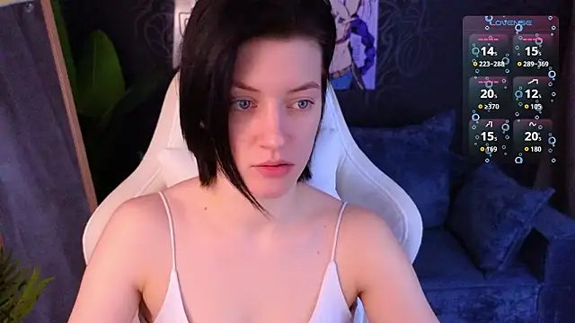 roxy riot  online show from March 7, 1:23 am