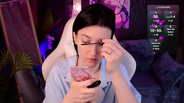 Snapshot of roxy_riot_ chatting on November 18, 1:32 am roxy riot online show from November 18, 1:32 am