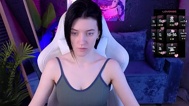 Snapshot of roxy_riot_ chatting on November 27, 1:28 am roxy riot online show from November 27, 1:28 am