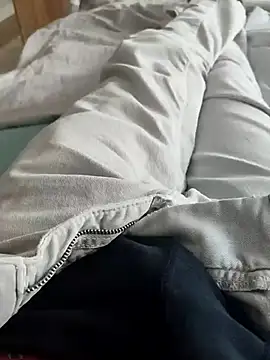 emremodel online show from March 23, 9:31 am