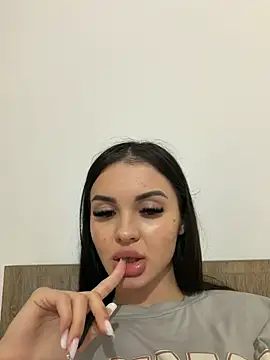 LilaRoses online show from May 21, 8:28 pm