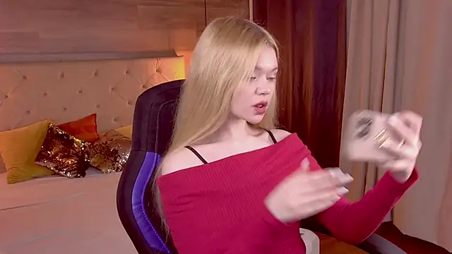 AdeleCartier online show from February 21, 4:29 am