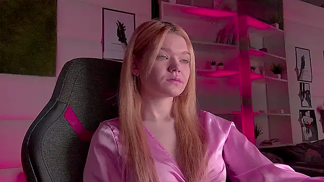 AdeleCartier online show from March 3, 12:34 am