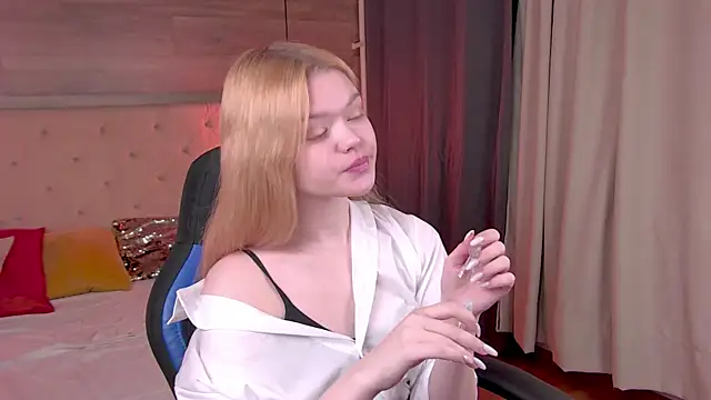 AdeleCartier online show from February 16, 3:37 am