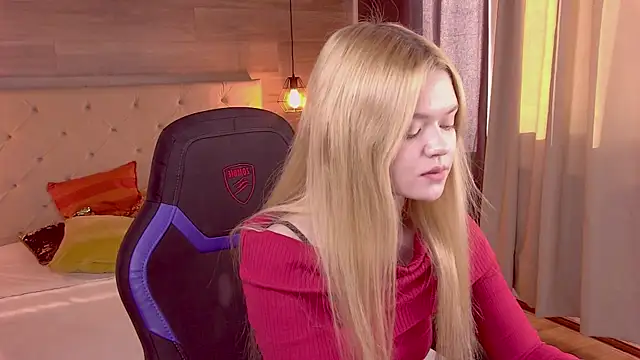 AdeleCartier online show from February 21, 7:34 am