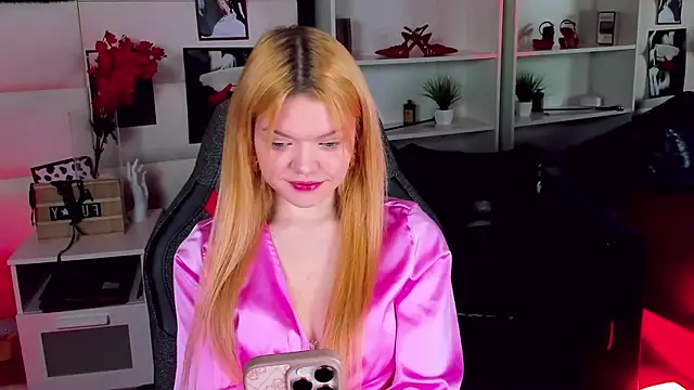 AdeleCartier online show from February 28, 12:43 am