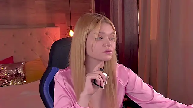 AdeleCartier online show from February 23, 5:23 am