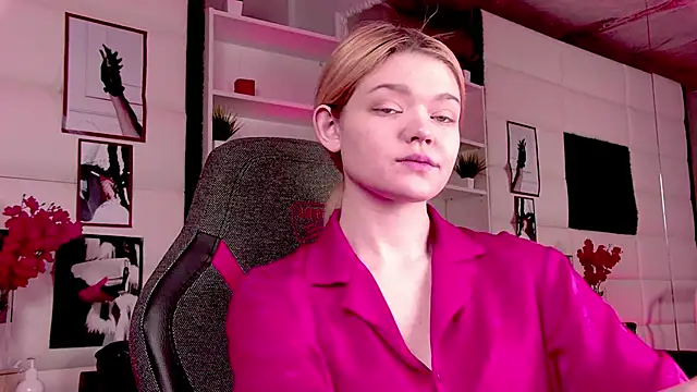 AdeleCartier online show from March 4, 2:49 am