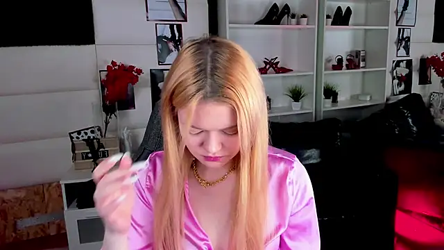 AdeleCartier online show from February 26, 2:41 am