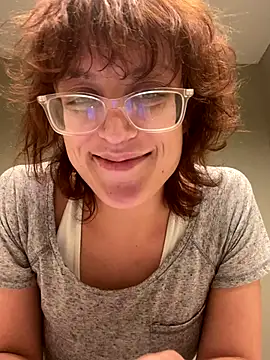 Snapshot of grassXass420 chatting on October 15, 2:32 am grassXass420 online show from October 15, 2:32 am