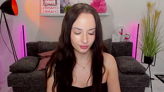 Snapshot of Suga_babe chatting on March 3, 3:05 am Suga babe online show from March 3, 3:05 am