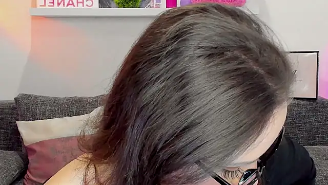 Snapshot of Suga_babe chatting on February 24, 4:27 am Suga babe online show from February 24, 4:27 am