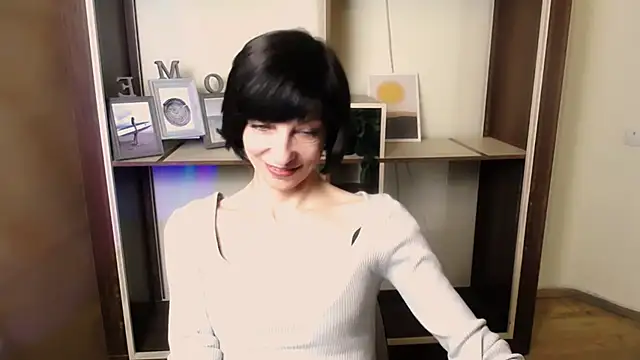  AngeliaFlow  online show from October 25, 7:18 am