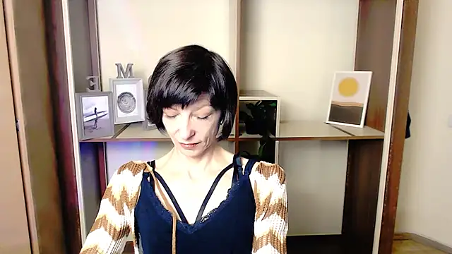 Snapshot of _AngeliaFlow_ chatting on October 4, 6:59 am AngeliaFlow online show from October 4, 6:59 am