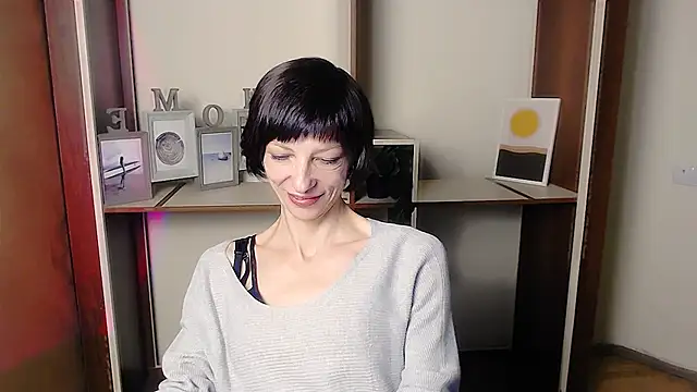 Snapshot of _AngeliaFlow_ chatting on September 24, 6:42 am AngeliaFlow online show from September 24, 6:42 am