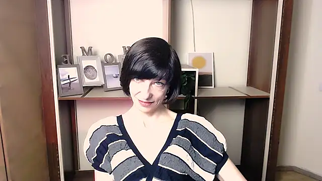  AngeliaFlow  online show from November 7, 8:08 am