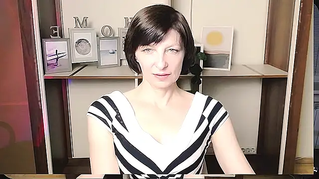Snapshot of _AngeliaFlow_ chatting on June 25, 7:46 am AngeliaFlow online show from June 25, 7:46 am