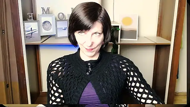 Snapshot of _AngeliaFlow_ chatting on July 11, 8:03 am AngeliaFlow online show from July 11, 8:03 am