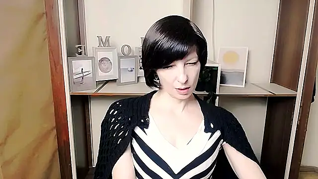  AngeliaFlow  online show from February 12, 9:09 am