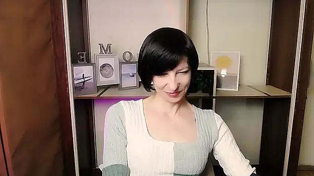  AngeliaFlow  online show from January 17, 12:31 pm