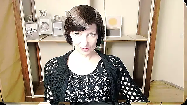Snapshot of _AngeliaFlow_ chatting on June 17, 8:03 am AngeliaFlow online show from June 17, 8:03 am