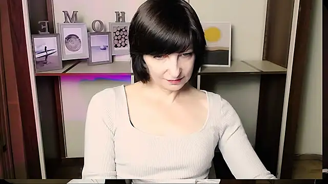Snapshot of _AngeliaFlow_ chatting on July 20, 7:27 am AngeliaFlow online show from July 20, 7:27 am