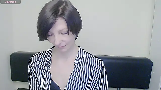 Snapshot of _AngeliaFlow_ chatting on February 25, 10:37 am AngeliaFlow online show from February 25, 10:37 am