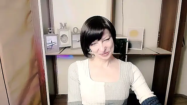  AngeliaFlow  online show from February 6, 9:05 am