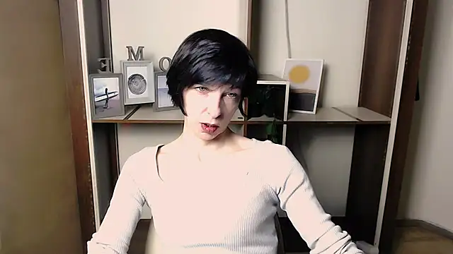  AngeliaFlow  online show from December 17, 6:51 am