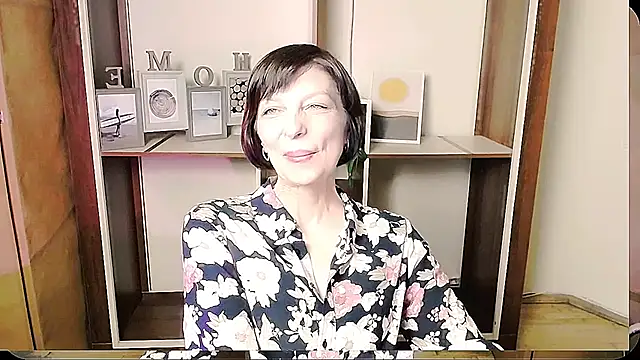 Snapshot of _AngeliaFlow_ chatting on June 19, 9:48 am AngeliaFlow online show from June 19, 9:48 am